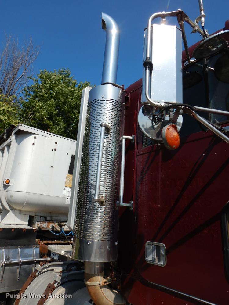 image for item DB8323 1985 Freightliner FLC semi truck