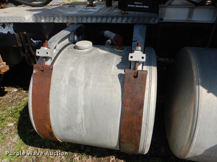 image for item DB8323 1985 Freightliner FLC semi truck