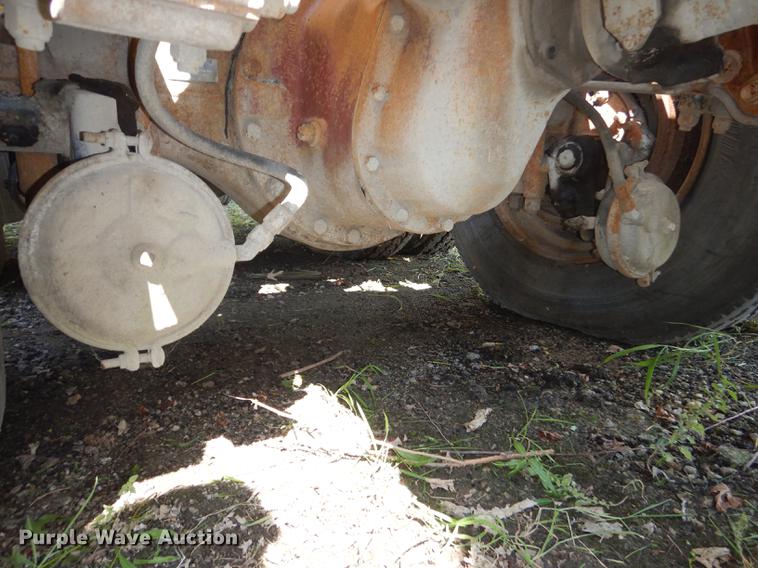 image for item DB8323 1985 Freightliner FLC semi truck