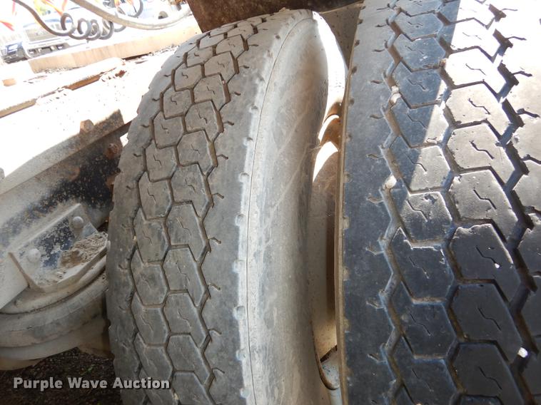 image for item DB8323 1985 Freightliner FLC semi truck