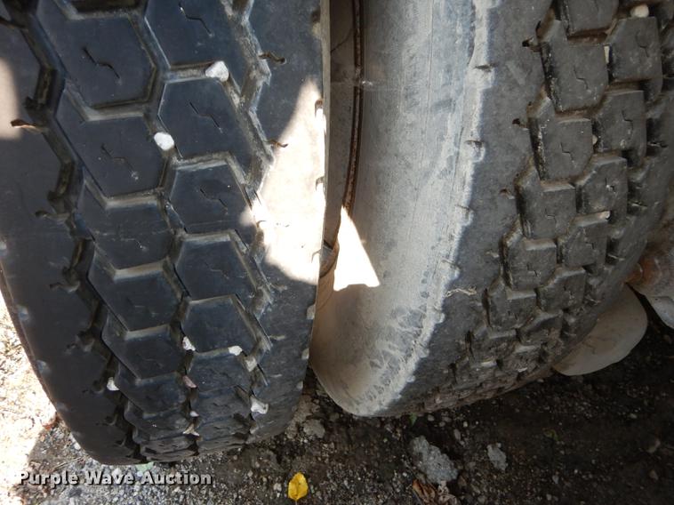 image for item DB8323 1985 Freightliner FLC semi truck