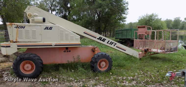 image for item DB8641 1999 JLG 40H boom lift