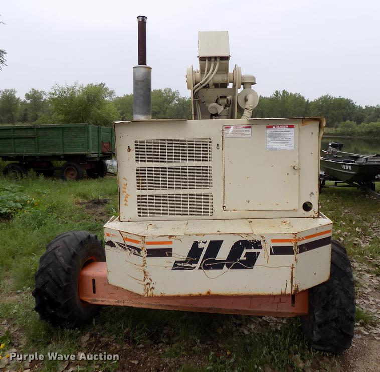 image for item DB8641 1999 JLG 40H boom lift