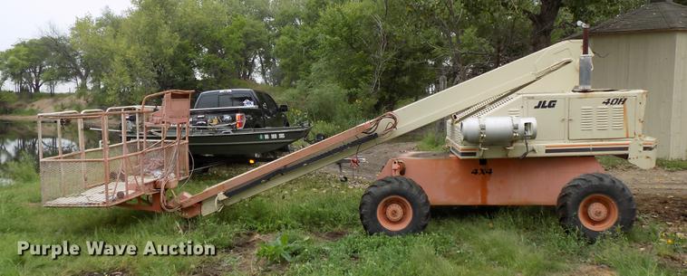 image for item DB8641 1999 JLG 40H boom lift