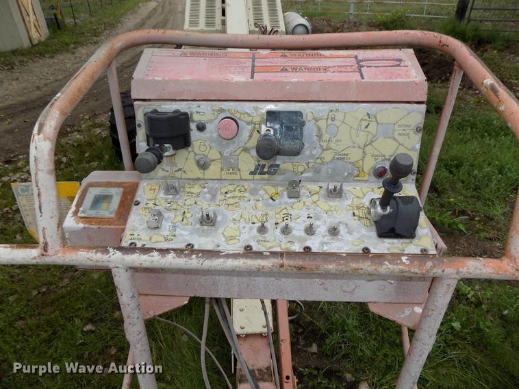 image for item DB8641 1999 JLG 40H boom lift