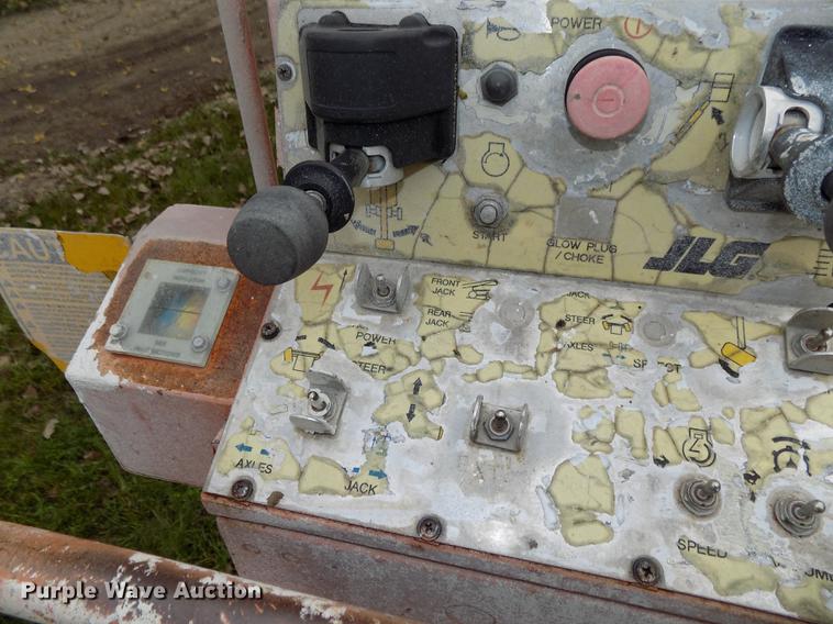 image for item DB8641 1999 JLG 40H boom lift