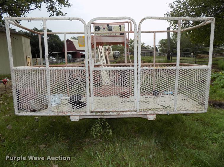 image for item DB8641 1999 JLG 40H boom lift