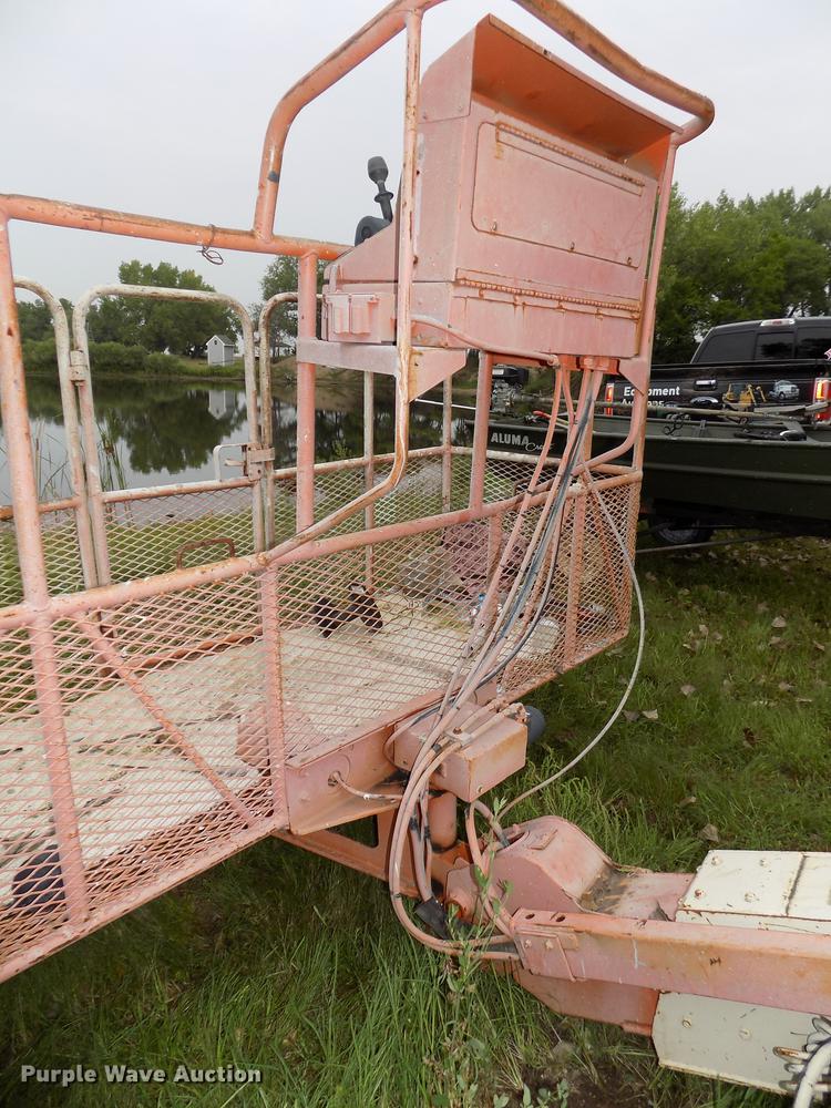 image for item DB8641 1999 JLG 40H boom lift