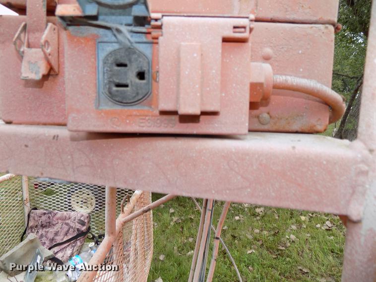 image for item DB8641 1999 JLG 40H boom lift