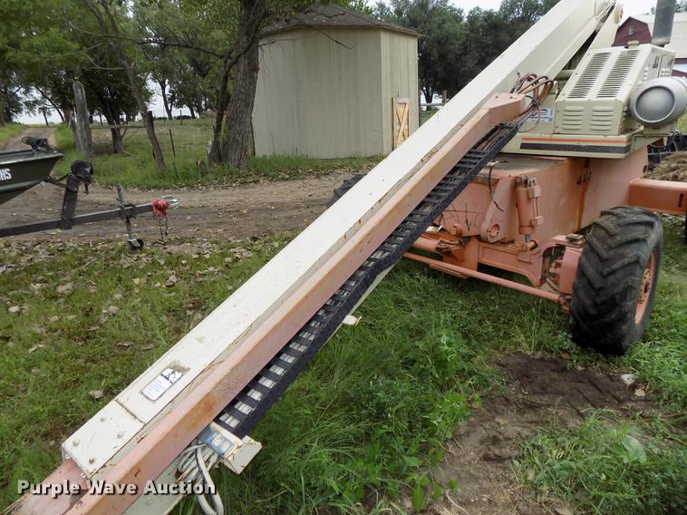 image for item DB8641 1999 JLG 40H boom lift