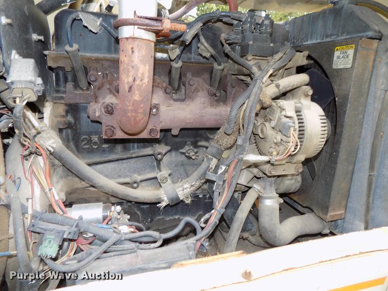 image for item DB8641 1999 JLG 40H boom lift