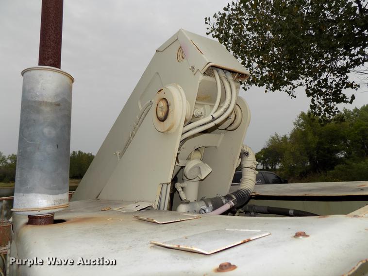 image for item DB8641 1999 JLG 40H boom lift