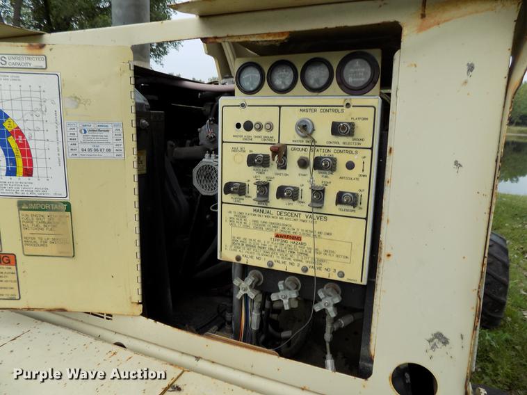 image for item DB8641 1999 JLG 40H boom lift