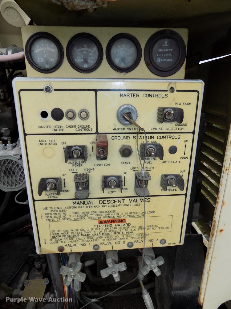 image for item DB8641 1999 JLG 40H boom lift