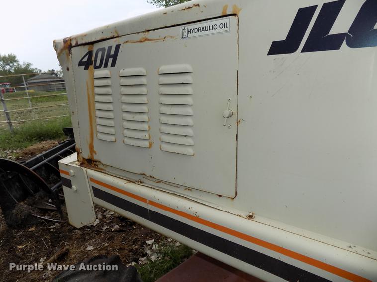 image for item DB8641 1999 JLG 40H boom lift
