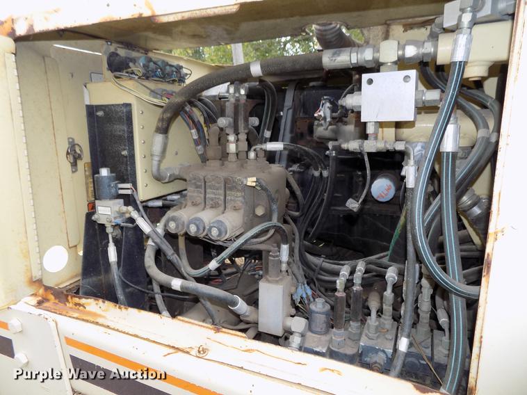 image for item DB8641 1999 JLG 40H boom lift