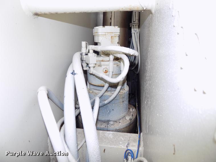 image for item DB8641 1999 JLG 40H boom lift