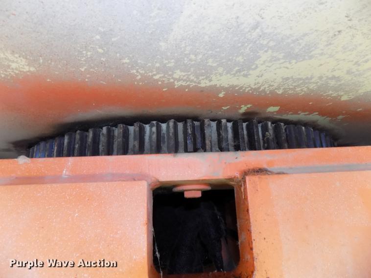 image for item DB8641 1999 JLG 40H boom lift