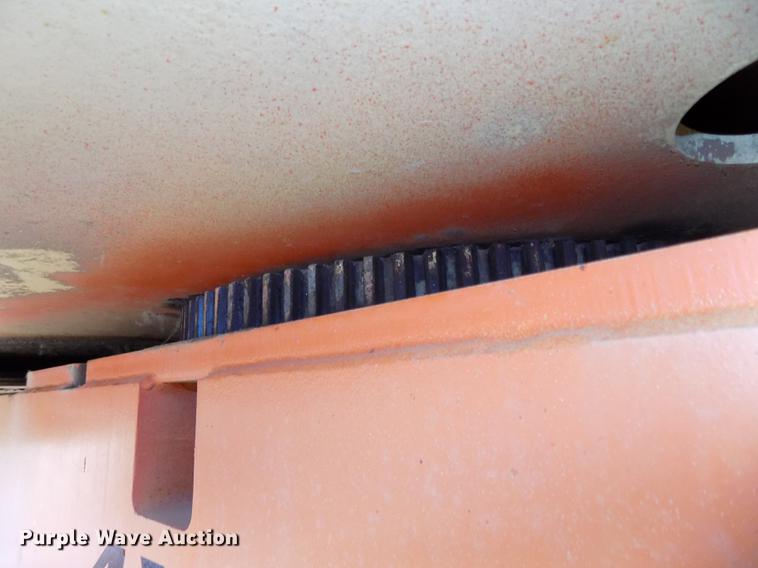 image for item DB8641 1999 JLG 40H boom lift