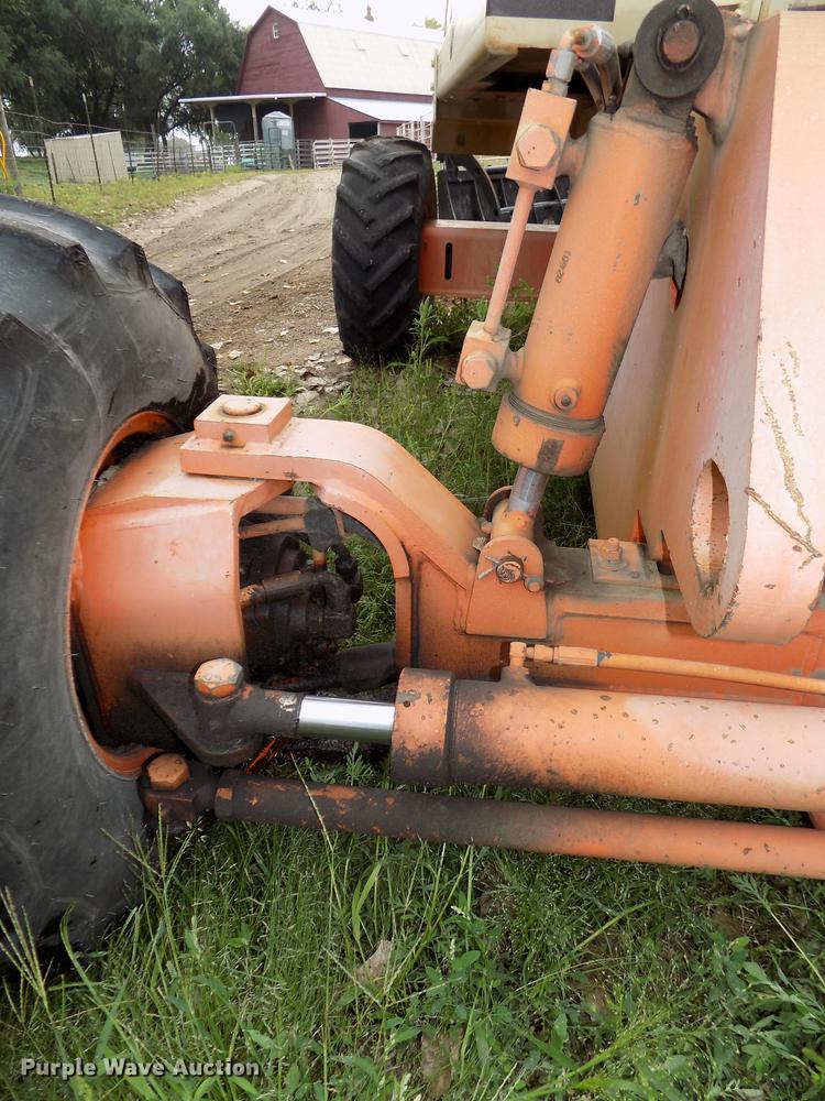 image for item DB8641 1999 JLG 40H boom lift