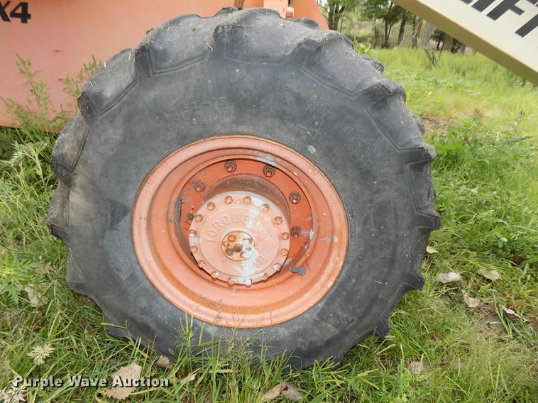 image for item DB8641 1999 JLG 40H boom lift