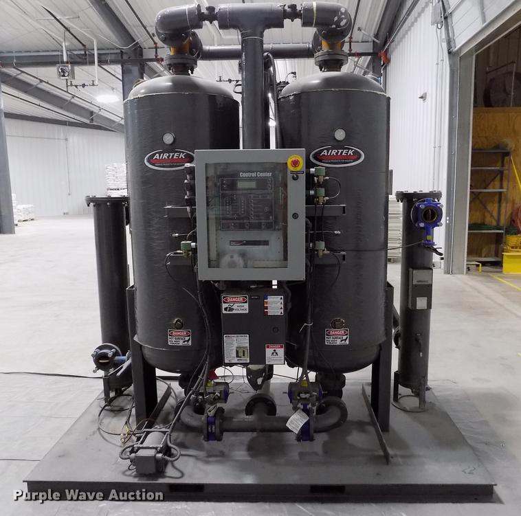 Airtek TWP1000 compressed air dryer in Russell, KS Item DB9180 sold