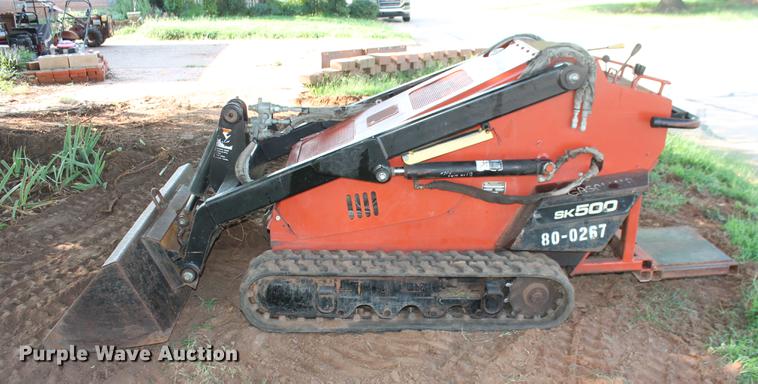 image for item DD5309 2007 Ditch Witch SK500 compact utility loader