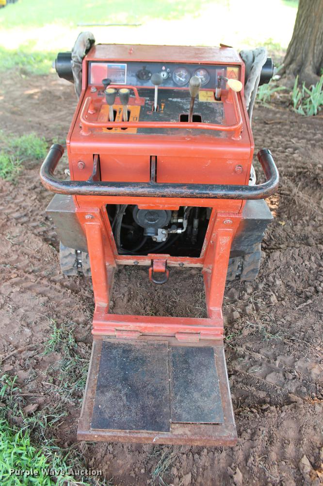 image for item DD5309 2007 Ditch Witch SK500 compact utility loader