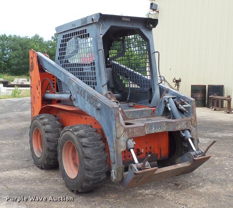 image for item DD7305 1999 Thomas T-245 skid steer