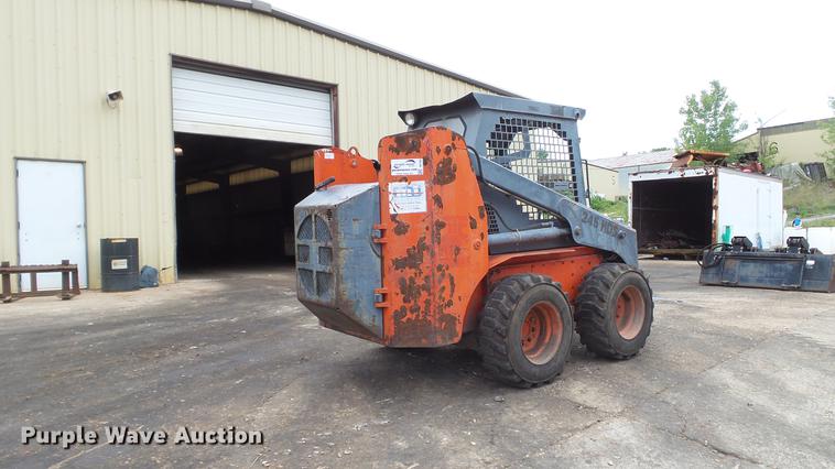 image for item DD7305 1999 Thomas T-245 skid steer