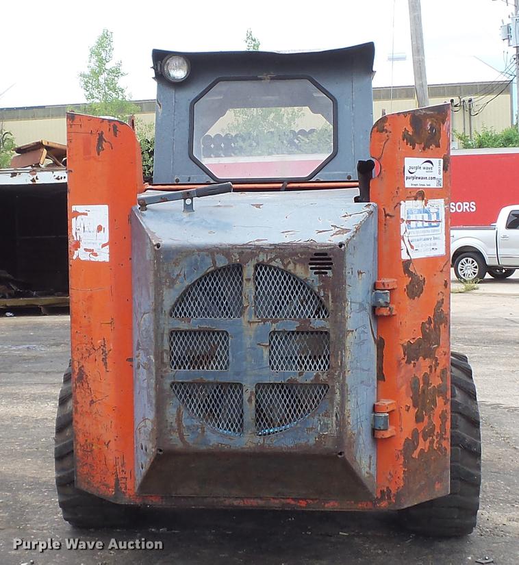 image for item DD7305 1999 Thomas T-245 skid steer