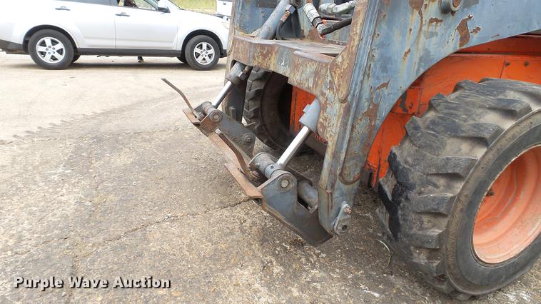 image for item DD7305 1999 Thomas T-245 skid steer