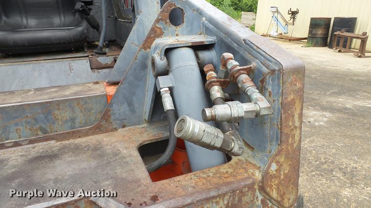 image for item DD7305 1999 Thomas T-245 skid steer
