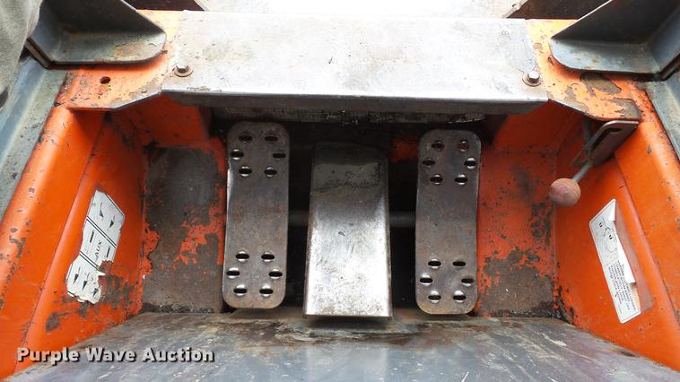 image for item DD7305 1999 Thomas T-245 skid steer