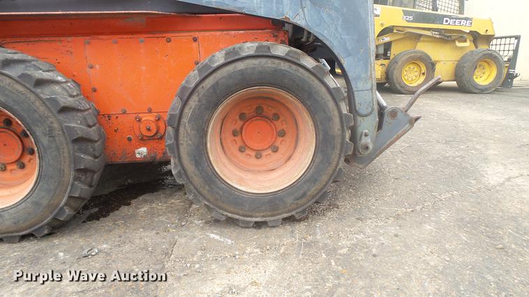 image for item DD7305 1999 Thomas T-245 skid steer