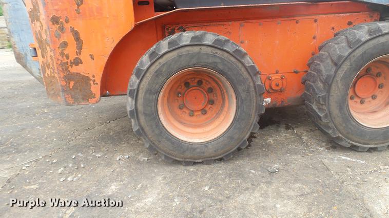 image for item DD7305 1999 Thomas T-245 skid steer