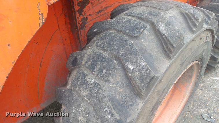 image for item DD7305 1999 Thomas T-245 skid steer