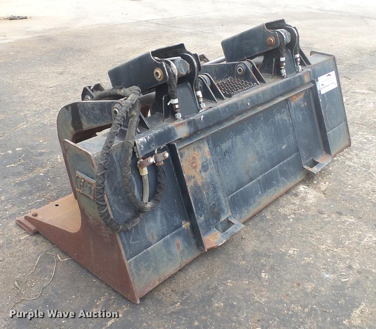Caterpillar skid steer grapple bucket in High Ridge, MO Item DD7307