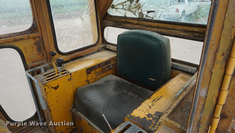 image for item DD7893 1968 Caterpillar 951B track loader