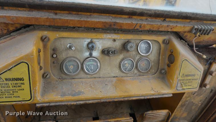 image for item DD7893 1968 Caterpillar 951B track loader