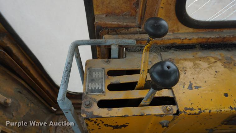 image for item DD7893 1968 Caterpillar 951B track loader