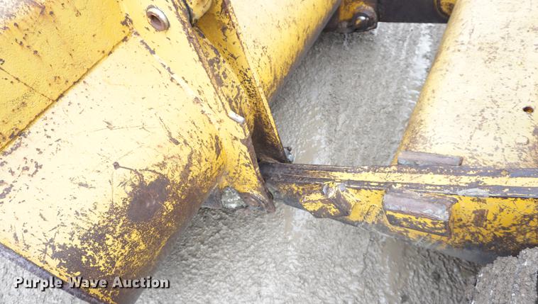 image for item DD7893 1968 Caterpillar 951B track loader