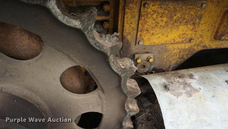 image for item DD7893 1968 Caterpillar 951B track loader