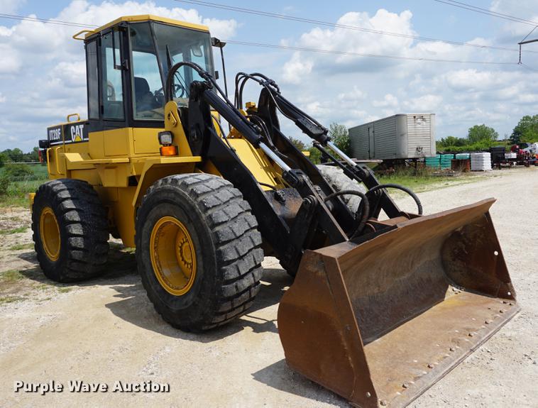 image for item DD7905 1993 Caterpillar IT28F wheel loader