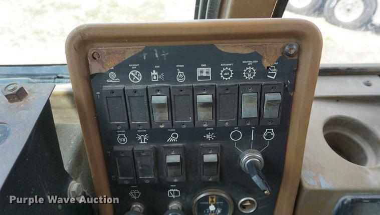 image for item DD7905 1993 Caterpillar IT28F wheel loader