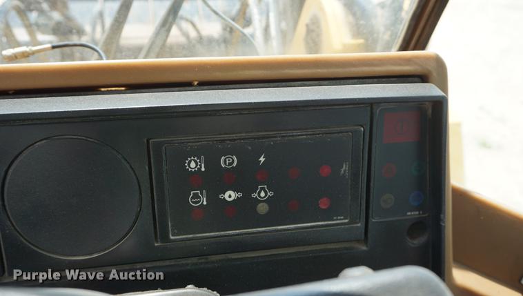 image for item DD7905 1993 Caterpillar IT28F wheel loader