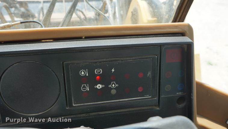 image for item DD7905 1993 Caterpillar IT28F wheel loader