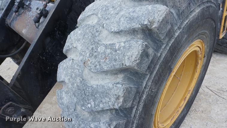 image for item DD7905 1993 Caterpillar IT28F wheel loader