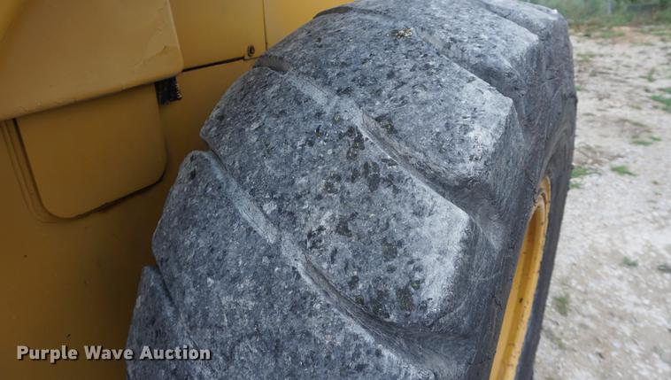 image for item DD7905 1993 Caterpillar IT28F wheel loader