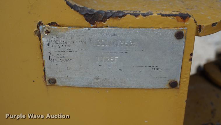 image for item DD7905 1993 Caterpillar IT28F wheel loader